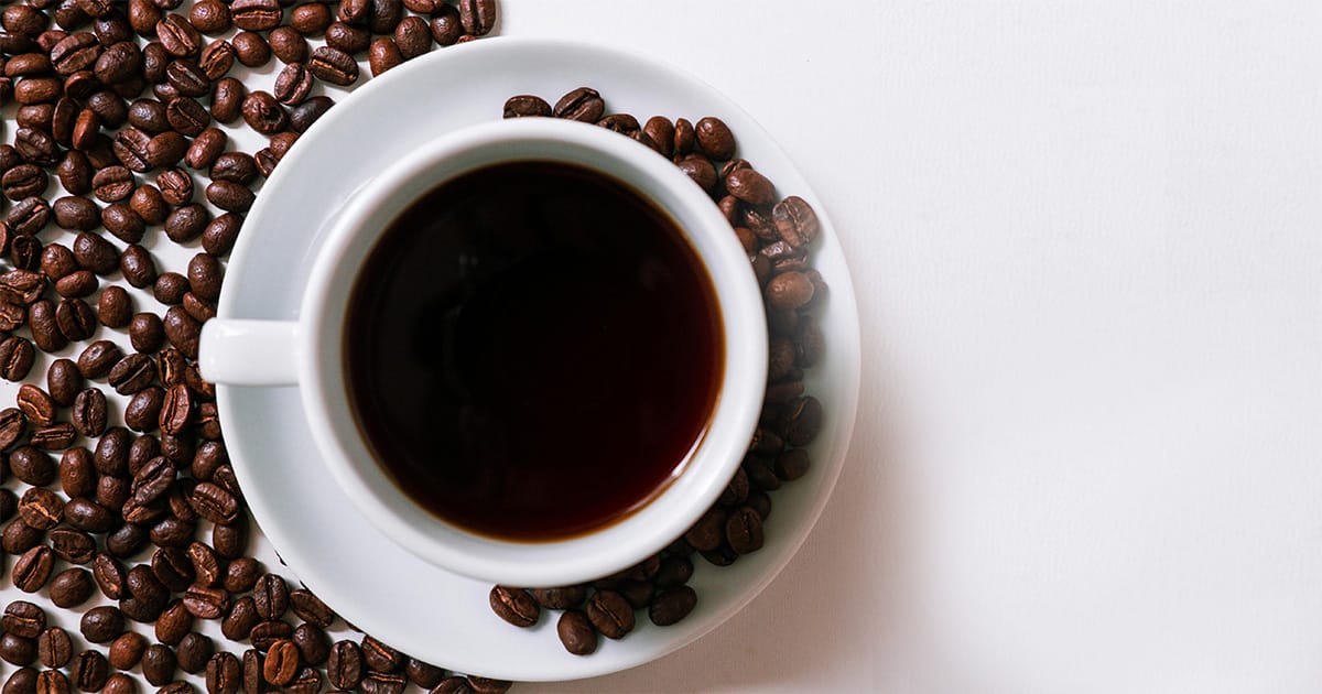 Como o preparo do café pode influenciar sua composição e ação antioxidante